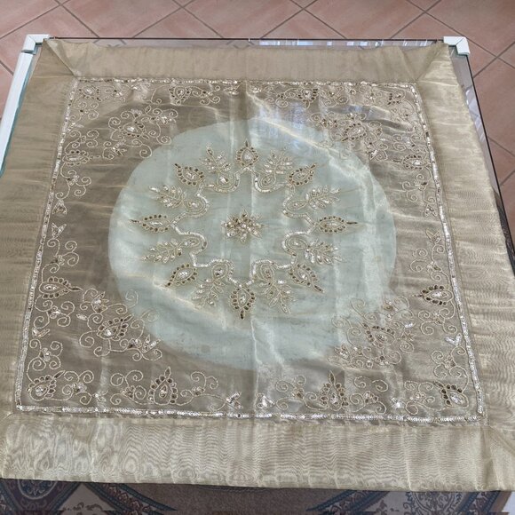 Gold Colored Table Runner / Overlay (Flowers & Cherub Vase Not Included) - Picture 2 of 8